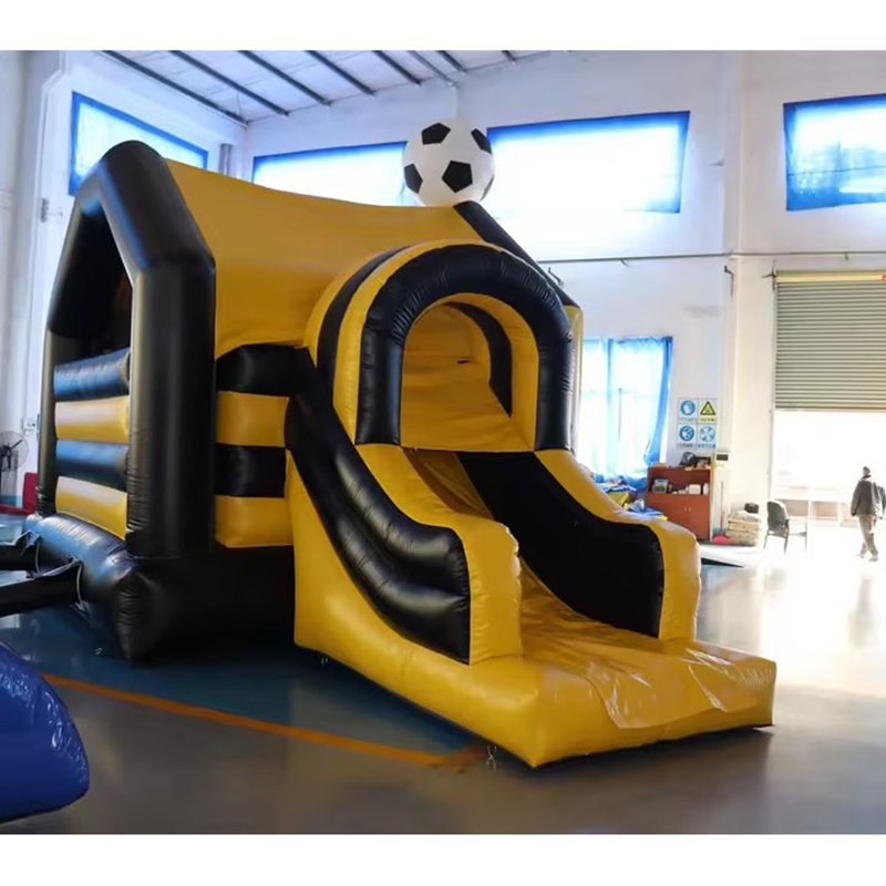 Надувной батут-горка в футболь – обзор и цена Kids Outdoor Jump House